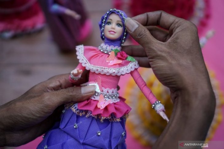 Kerajinan Boneka Barbie Berbusana Muslim