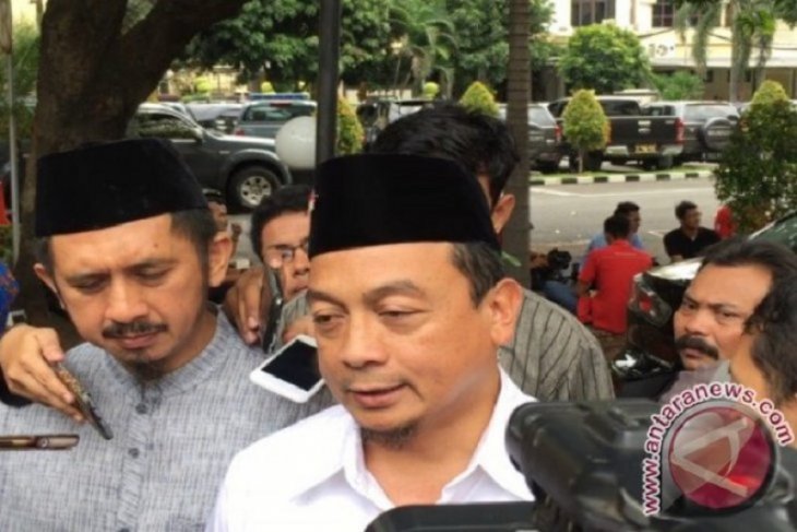 Bachtiar Nasir mangkir lagi karena sedang di luar negeri