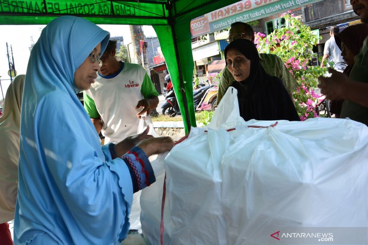 Nasi kotak seharga dua ribu