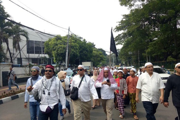 Massa dari Masjid Istiqlal mulai bertolak ke Bawaslu