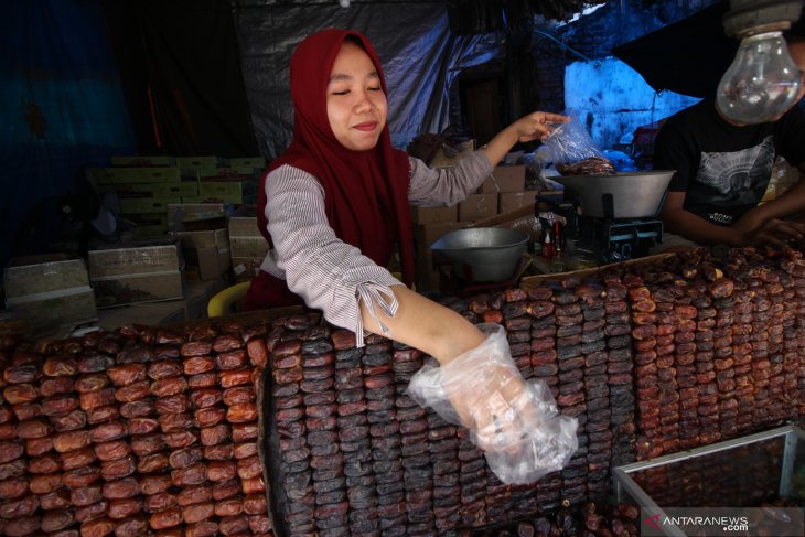 Pasar kurma Surabaya