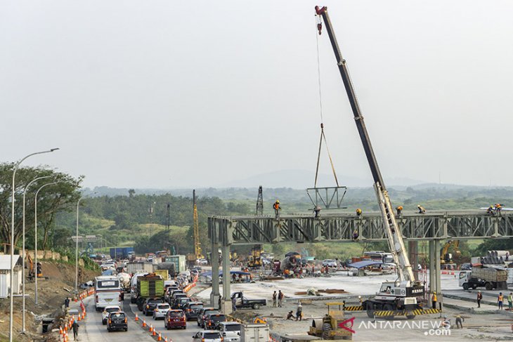 Pembangunan relokasi gerbang tol Cikarang utama 