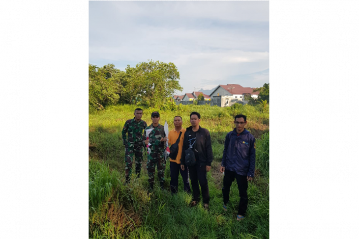 Kawat layang-layang ancam jiwa warga dan pasokan listrik di Kota Singkawang