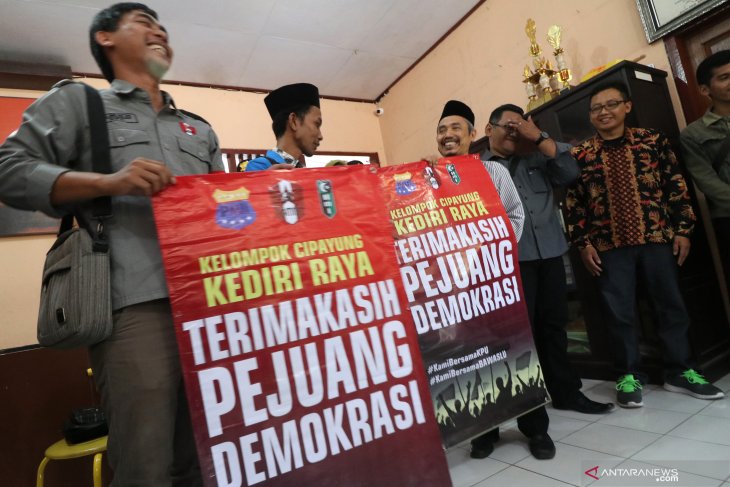 Aksi mahasiswa dukung KPU