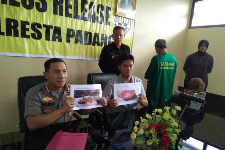 Buron sebulan, Polresta Padang ciduk penjual sate daging babi di Bekasi