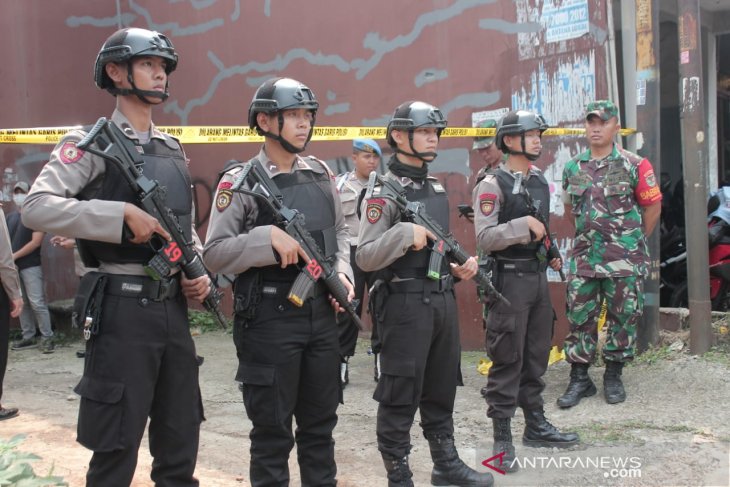 Tidak sampai sebulan polisi tangkap 31 terduga teroris
