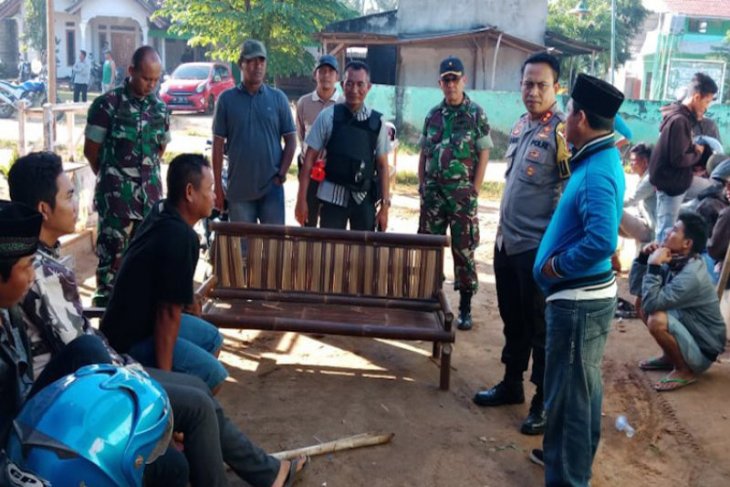 Miris, dua desa ini bentrok karena berita hoaks