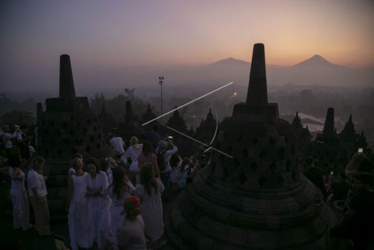 Matahari terbit Candi Borobudur
