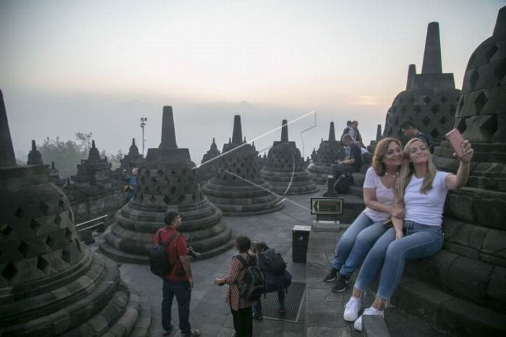 Matahari terbit Candi Borobudur