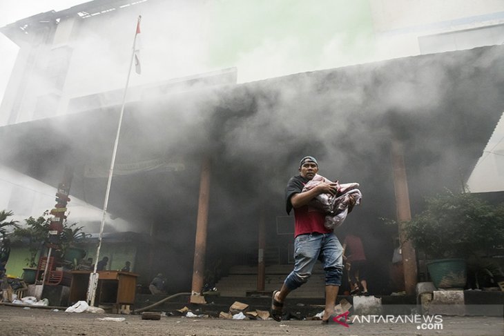 Kebakaran pasar Kosambi Bandung 