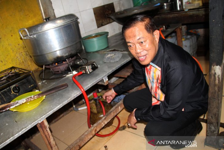 Rumah makan gunakan gas subsidi