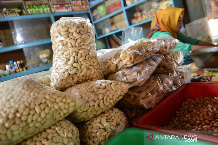 Harga kacang mete naik