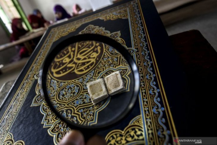 Al Quran Mini Berusia 500 Tahun