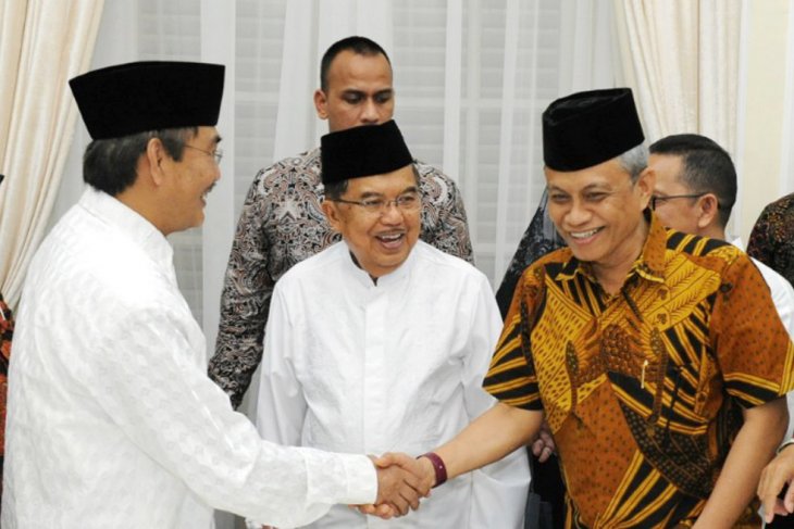Mantan Ketua MK apresiasi Prabowo menggugat ke Bawaslu-MK