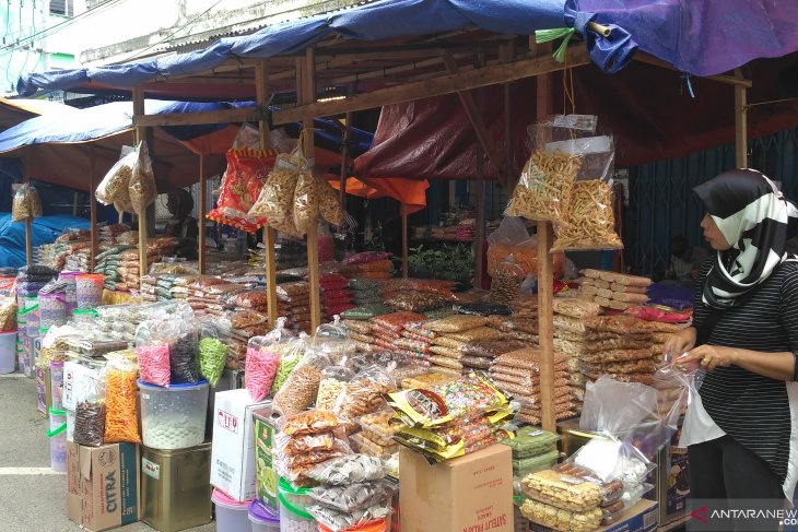 Kue tradisional Jambi songsong momen Idul Fitri