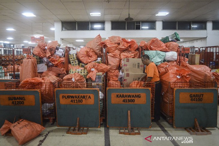 Pengiriman paket jelang Lebaran meningkat 