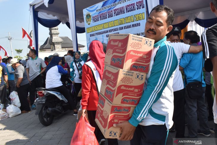 Pasar murah PNS Madiun