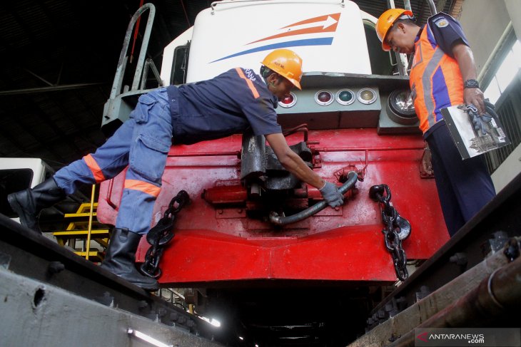 Perawatan kereta jelang mudik