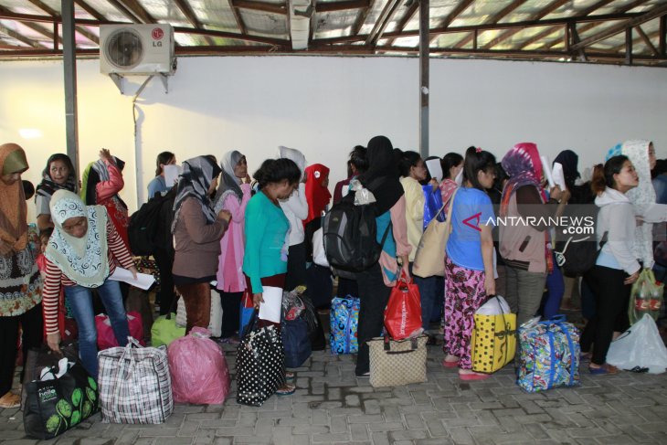 Puluhan TKI di Sabah dideportasi