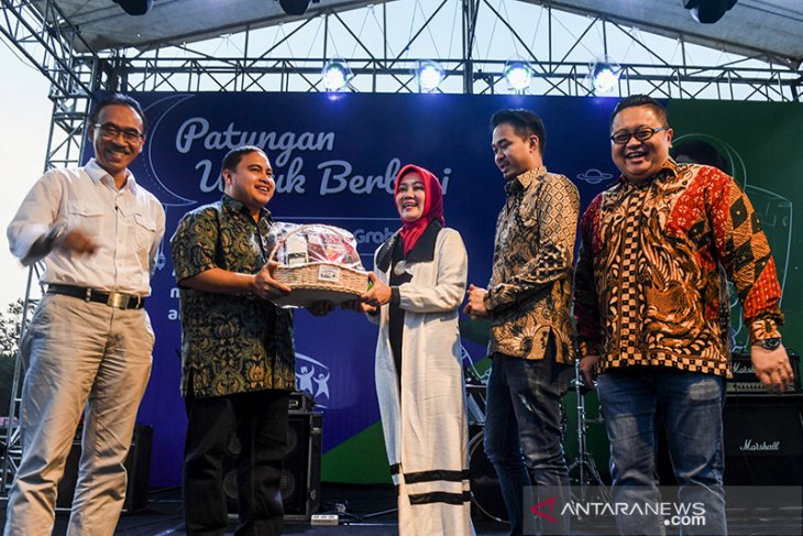 Festival patungan untuk berbagi 