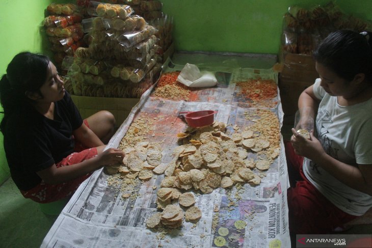 Produksi keripik tempe