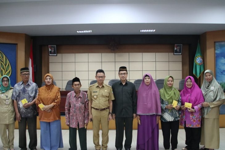 Pemkot Pontianak bantu uang transpor guru ngaji dan pengurus jenazah