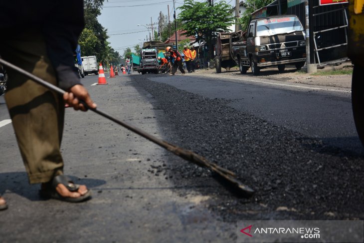 Perbaikan jalan provinsi