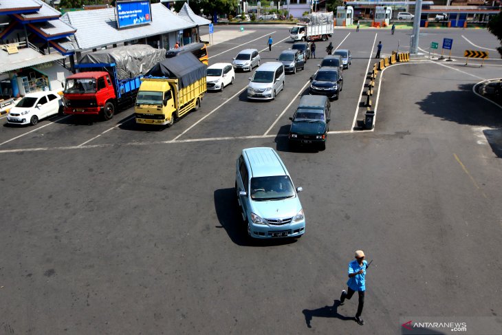 Pelabuhan Ketapang ramai lancar