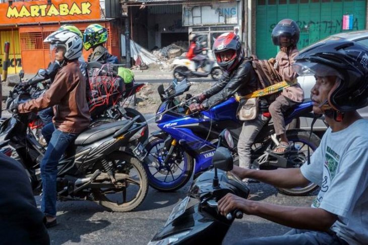 Pemudik bersepeda motor