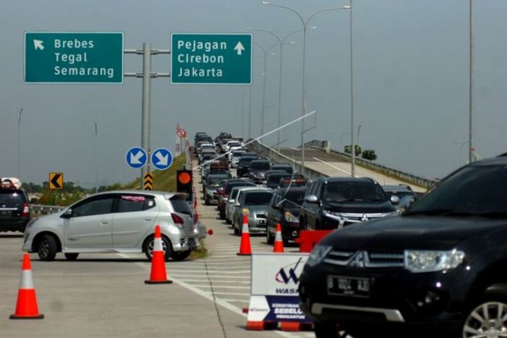 Simpang susun pintu keluar Brebes Barat