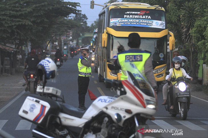 Pengalihan arus jalur mudik di Pantura 