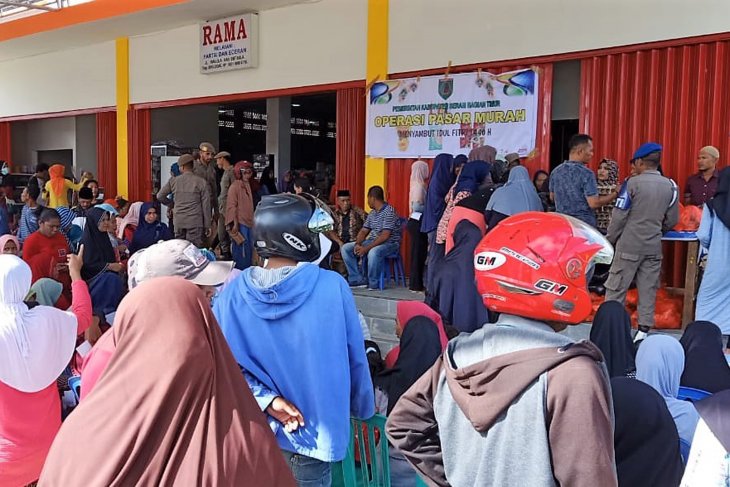 Pemkab SBT bagikan 1.500 kupon gratis untuk warga miskin