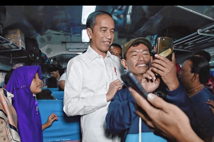 Presiden Joko Widodo kumpul bersama keluarga di malam takbiran