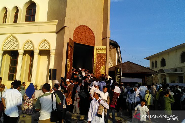 Kiai Ceceng ajak masyarakat Karawang pandai memahami momentum Idul Fitri