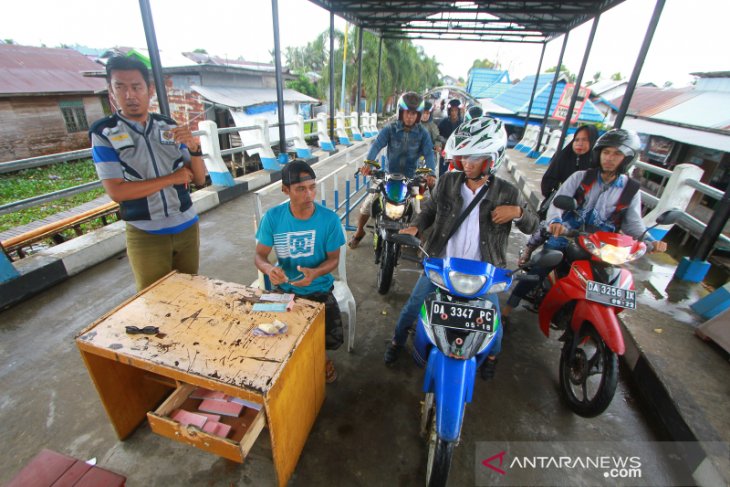 Arus Balik Menggunakan Feri Tradisional