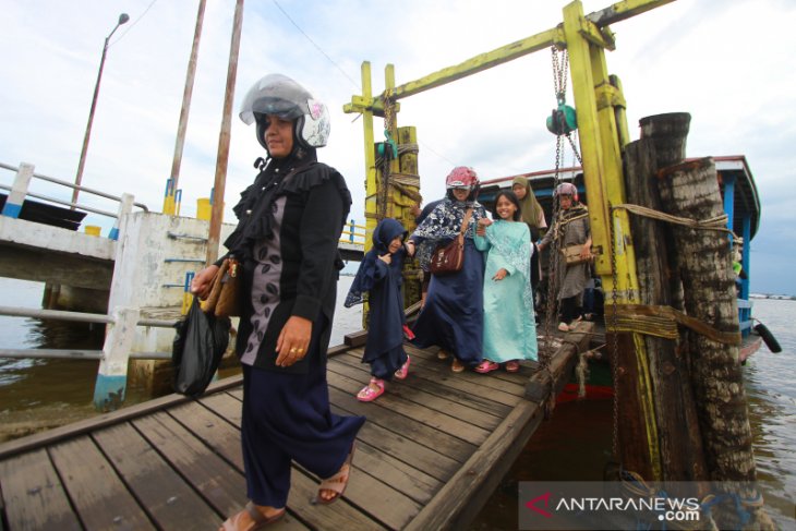 Arus Balik Menggunakan Feri Tradisional