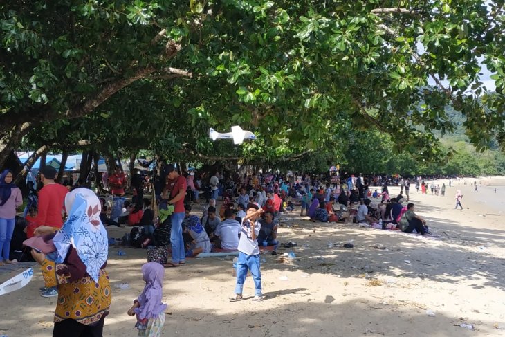 Pantai Pulau Datok pilihan warga habiskan libur Lebaran