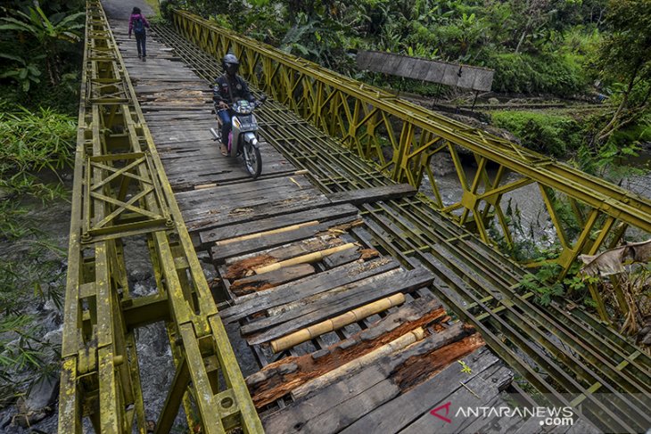 Jembatan Bailey rusak 