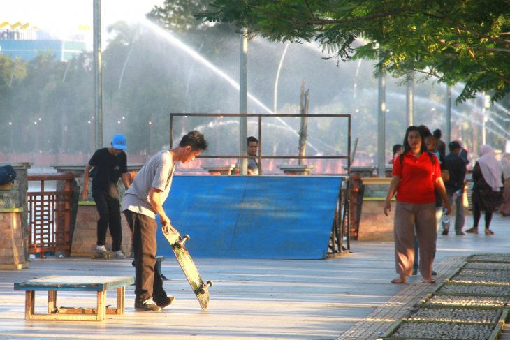 Siring Menjadi Lapangan Skateboard