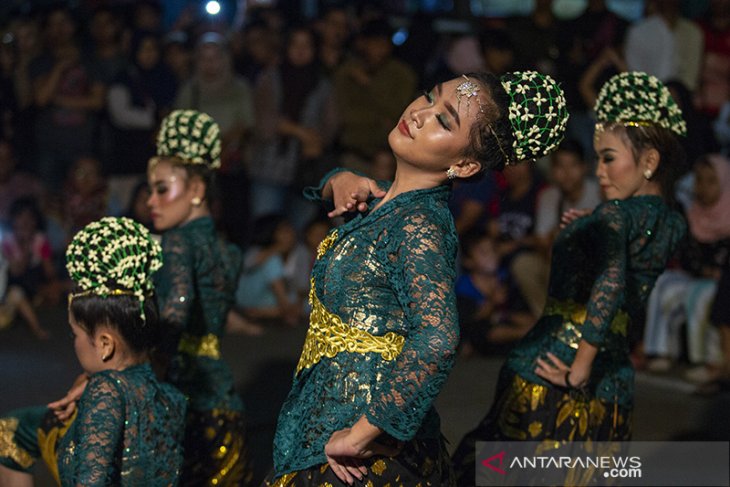 Pagelaran seni Peuting Panineungan 