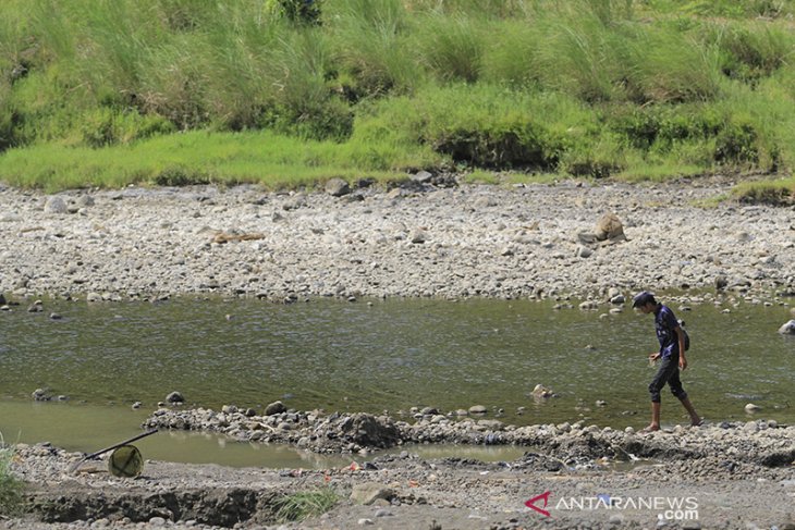 Sungai mulai mengering 