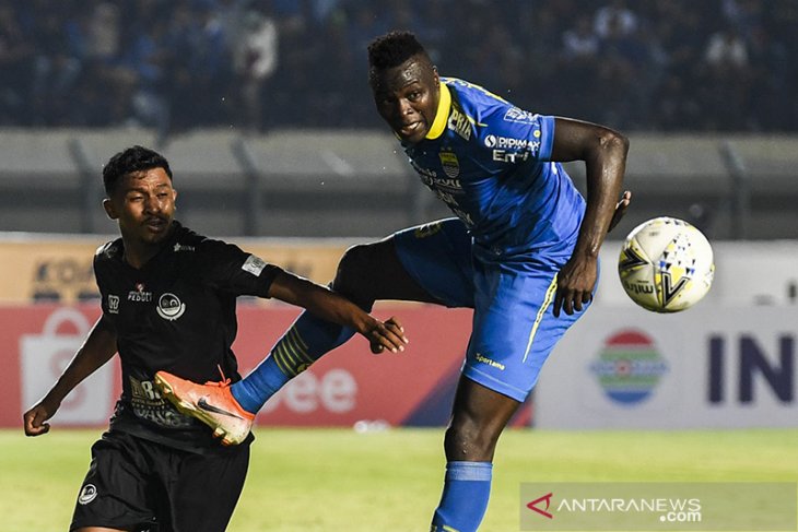 Persib Bandung vs Tira Persikabo seri