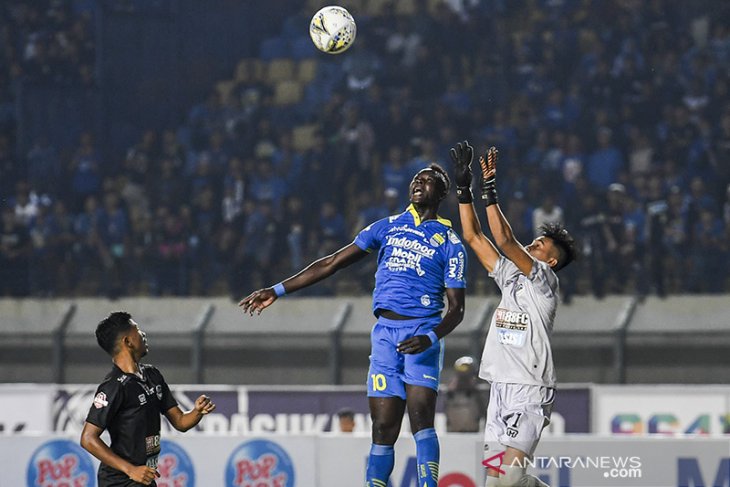 Persib Bandung vs Tira Persikabo seri