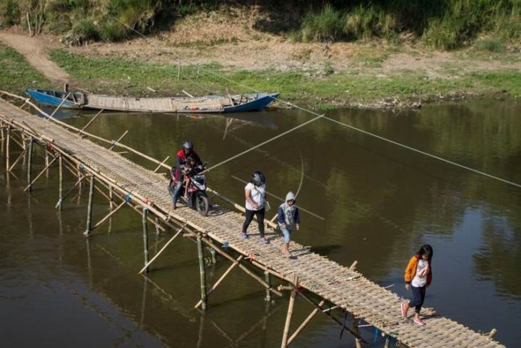 Jembatan bambu