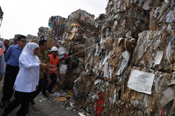 Sampah impor ke Indonesia