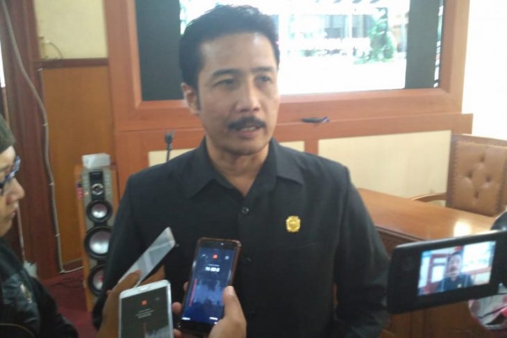 Mantan Ketua DPRD Tulungagung Supriyono ditahan KPK