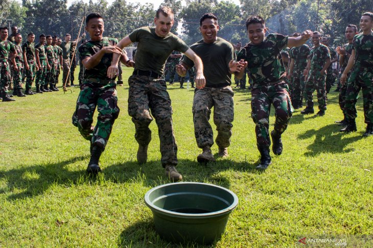 Lomba Tradisional Marinir Indonesia - Amerika
