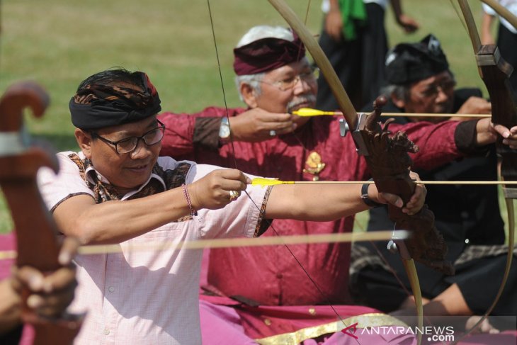 Ratusan pemanah ikuti lomba panahan tradisional