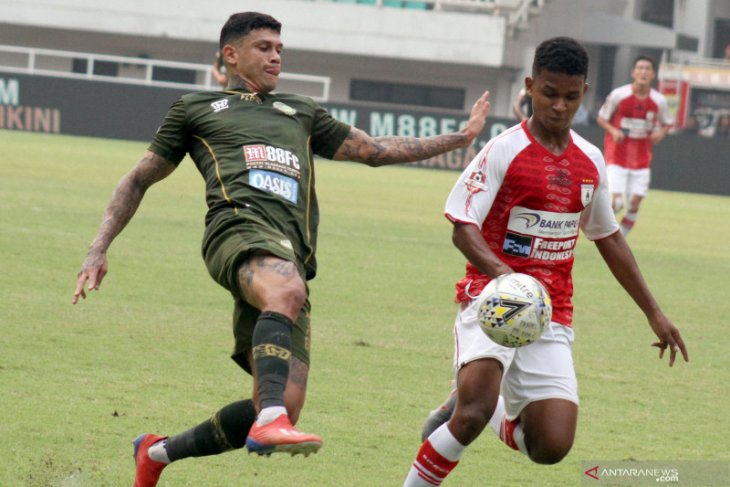 Pelatih Tira Persikabo menyebut Ciro Alves masih perlu berdaptasi