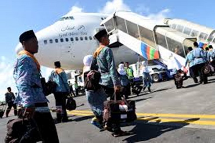 Jamaah calon haji Embarkasi Surabaya berangkat mulai 6 Juli 2019